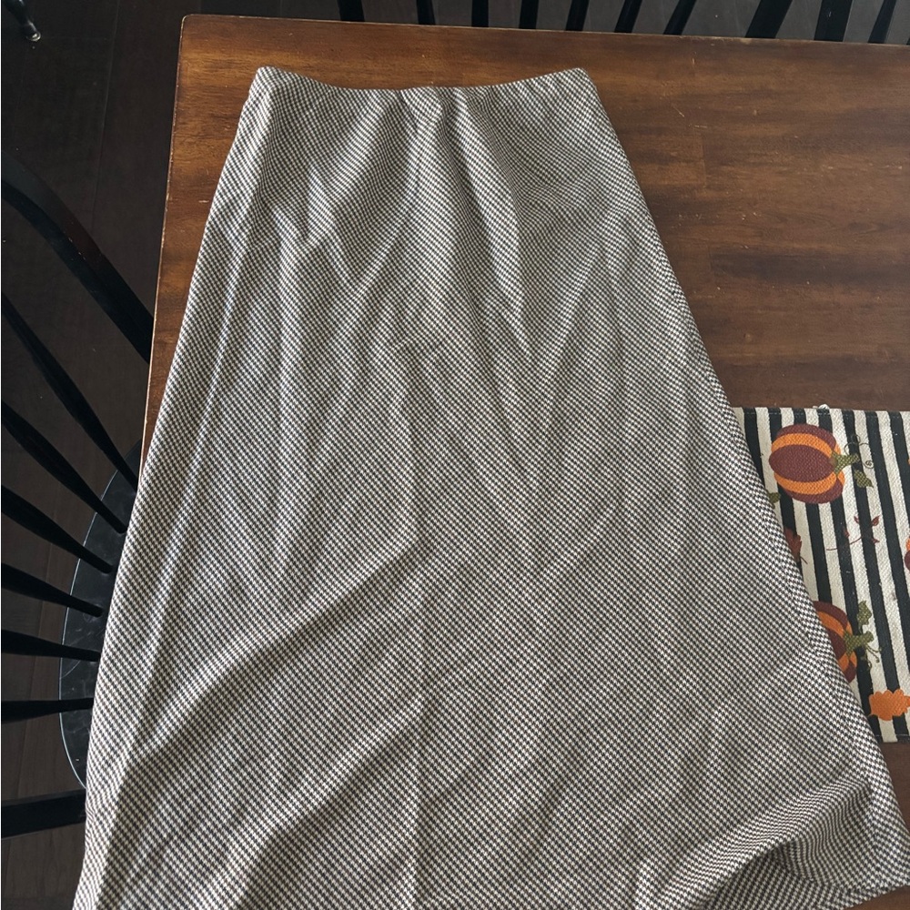 Houndstooth Women's Skirt Ann Mashburn